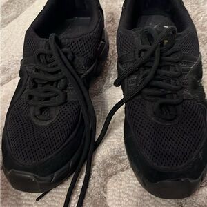 Women’s Black Bloch split sole dance sneakers